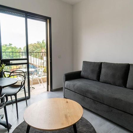 Nahal Oz 33 Aparthotel Bat Yam Exterior photo