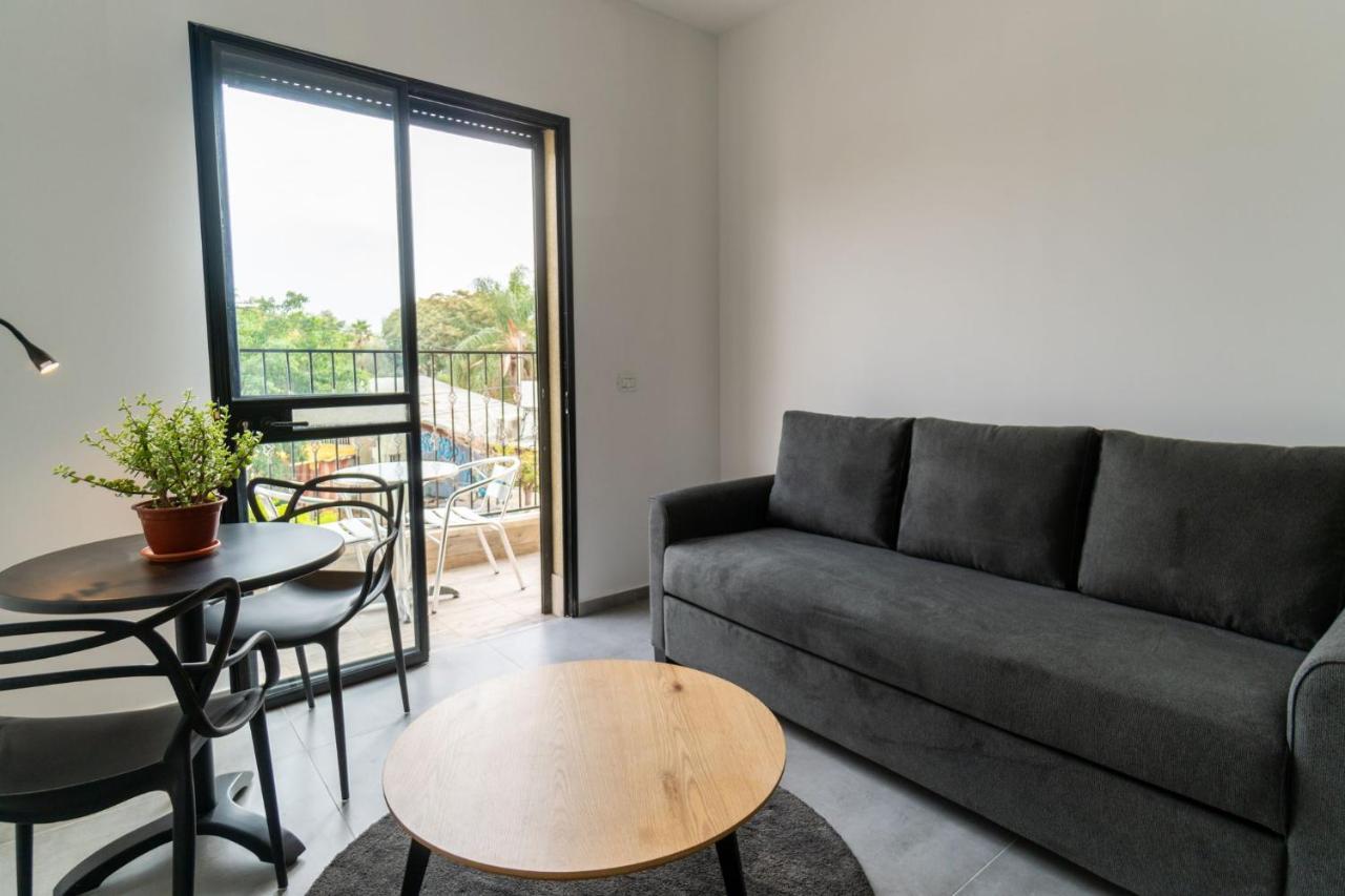 Nahal Oz 33 Aparthotel Bat Yam Exterior photo