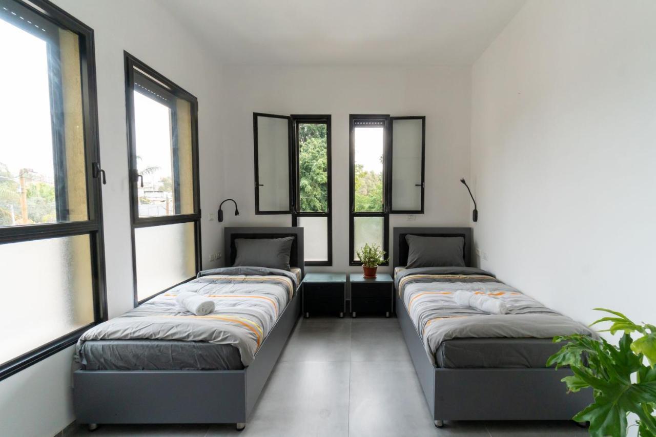 Nahal Oz 33 Aparthotel Bat Yam Exterior photo