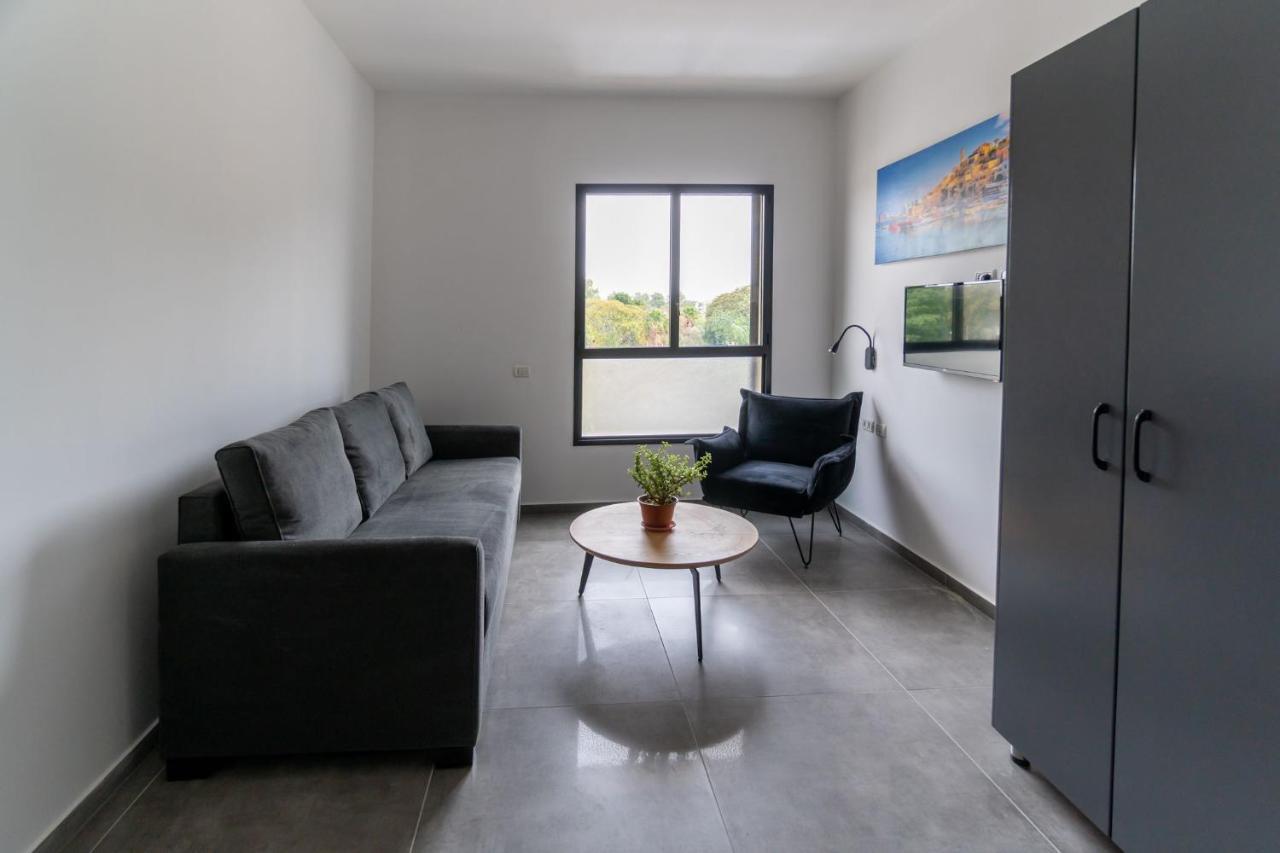 Nahal Oz 33 Aparthotel Bat Yam Exterior photo