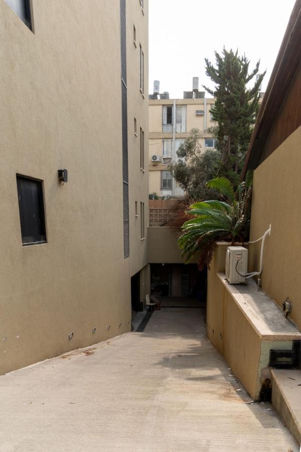 Nahal Oz 33 Aparthotel Bat Yam Exterior photo